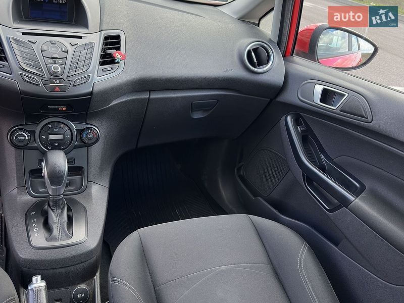 Хэтчбек Ford Fiesta 2016 в Ровно
