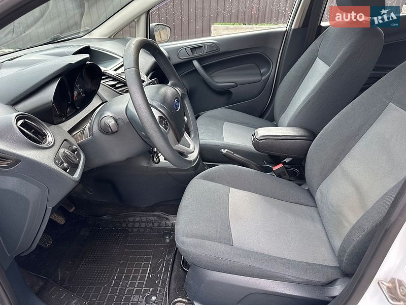 Хэтчбек Ford Fiesta 2011 в Виннице