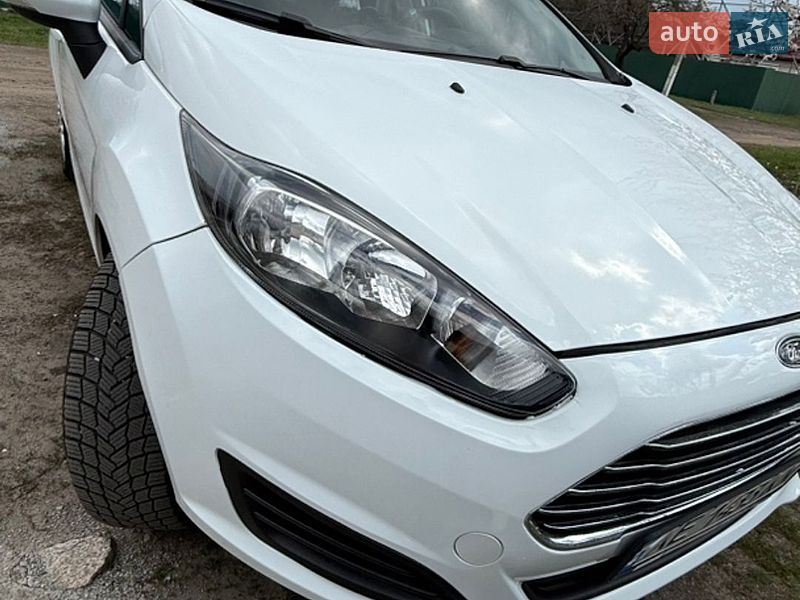 Хетчбек Ford Fiesta 2016 в Синельниковому