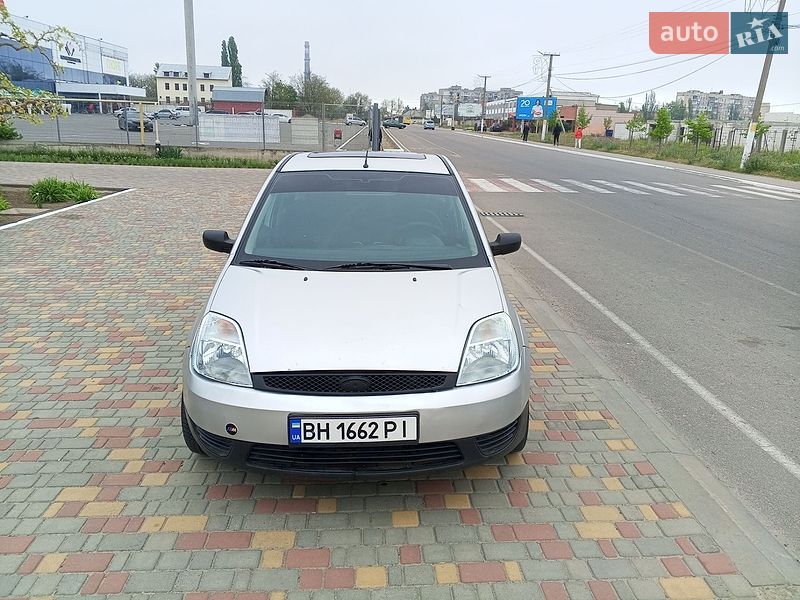Хэтчбек Ford Fiesta 2002 в Белгороде-Днестровском