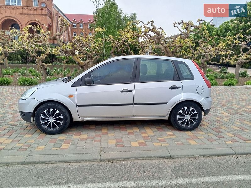 Хэтчбек Ford Fiesta 2002 в Белгороде-Днестровском