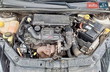 Хэтчбек Ford Fiesta 2002 в Белгороде-Днестровском