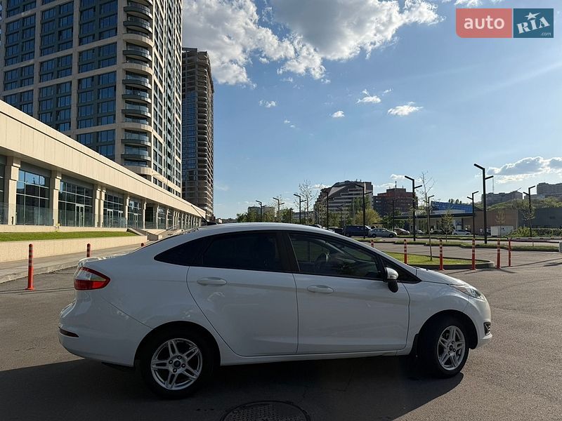 Седан Ford Fiesta 2017 в Днепре