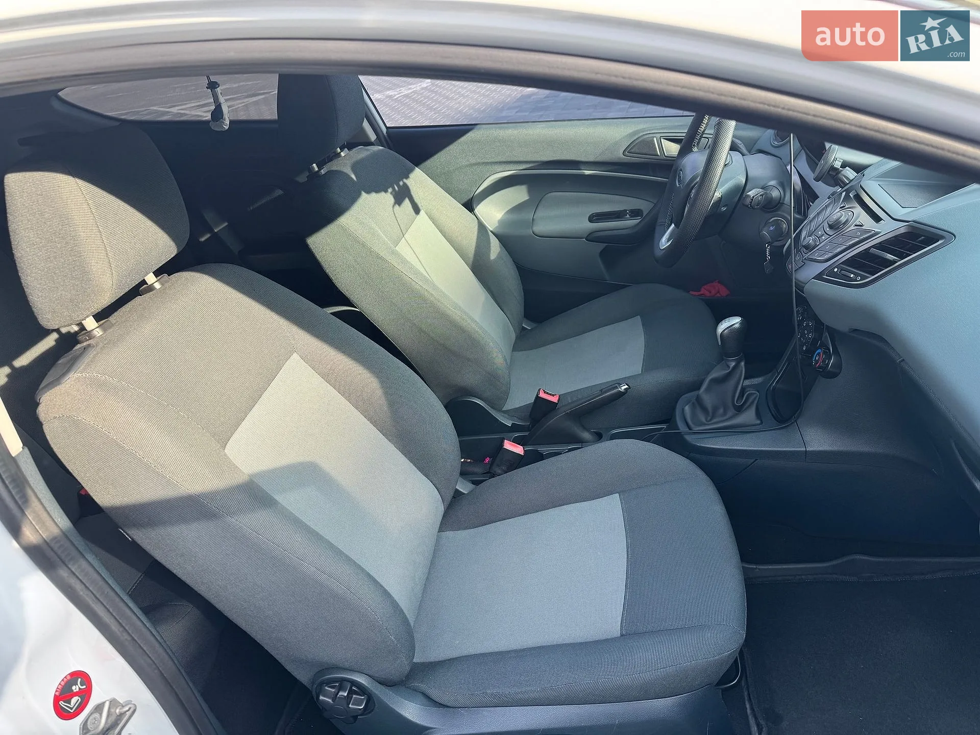 2010 Ford Fiesta - мініатюра 24