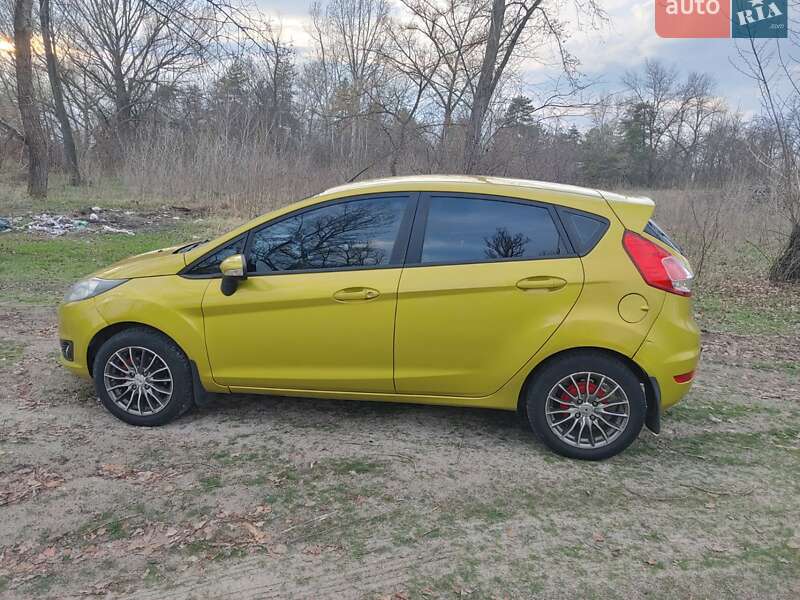 Хетчбек Ford Fiesta 2013 в Києві