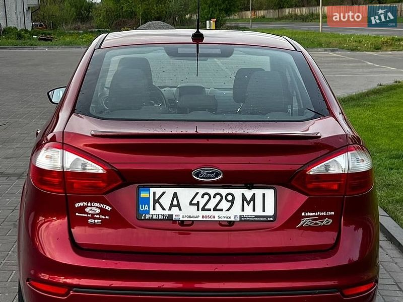 Седан Ford Fiesta 2016 в Киеве
