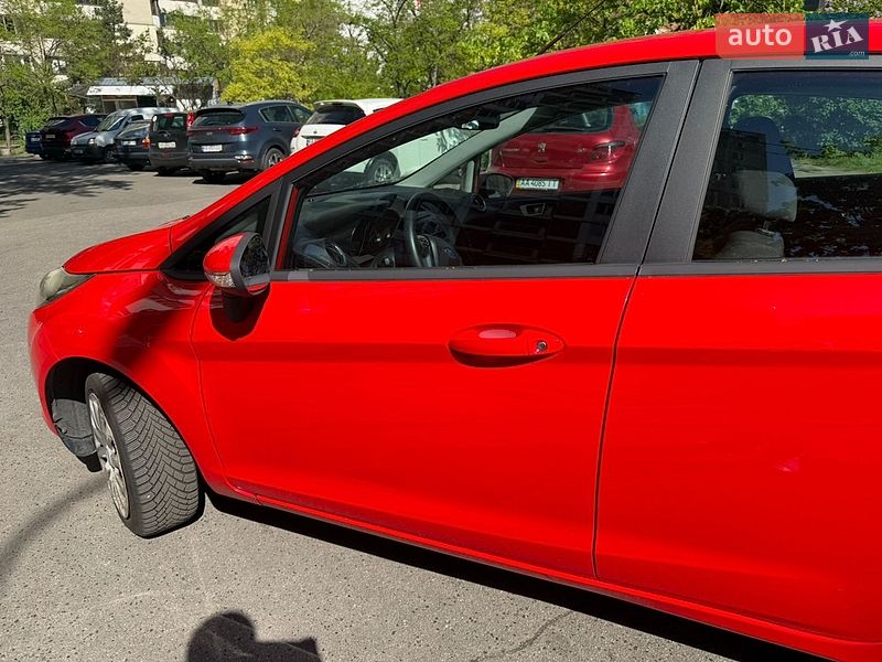 Хэтчбек Ford Fiesta 2013 в Киеве