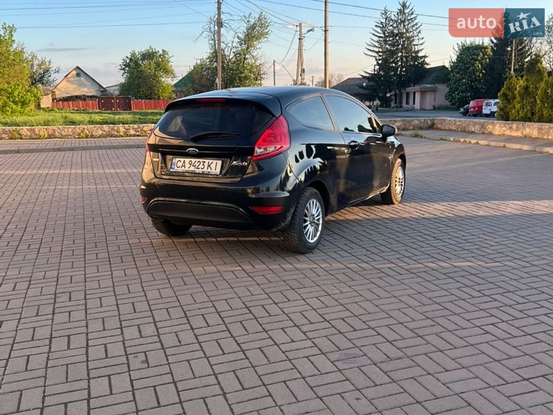 Хэтчбек Ford Fiesta 2010 в Черкассах