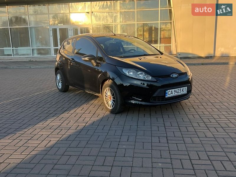 Хэтчбек Ford Fiesta 2010 в Черкассах