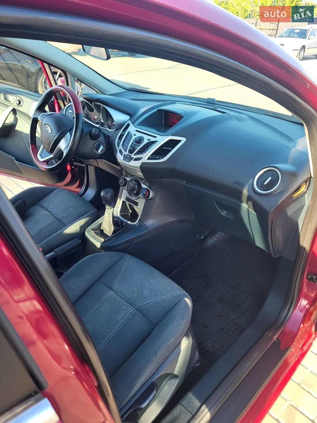2012 Ford Fiesta - мініатюра 13