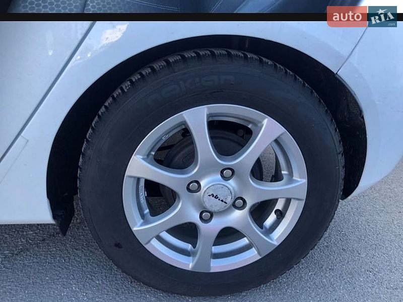 Хетчбек Ford Fiesta 2012 в Стрию