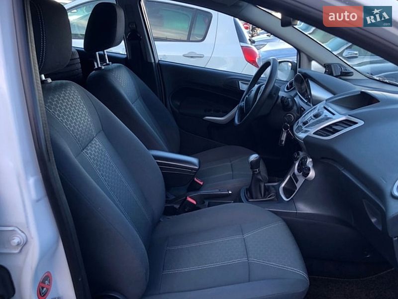 Хетчбек Ford Fiesta 2012 в Стрию