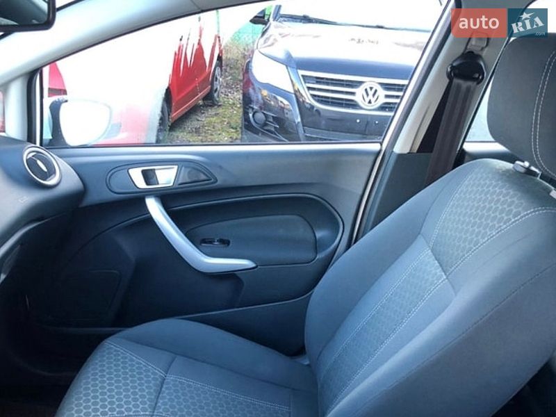 Хетчбек Ford Fiesta 2012 в Стрию