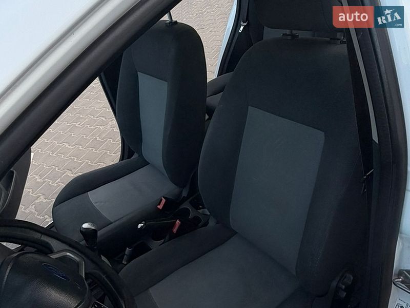 Хэтчбек Ford Fiesta 2010 в Луцке