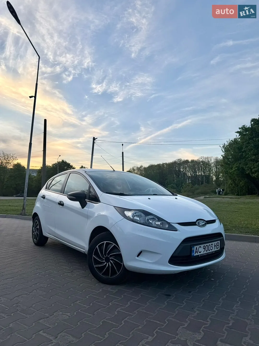 2010 Ford Fiesta - мініатюра 11