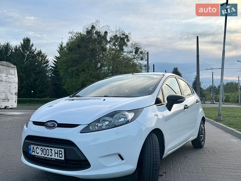 Хэтчбек Ford Fiesta 2010 в Луцке