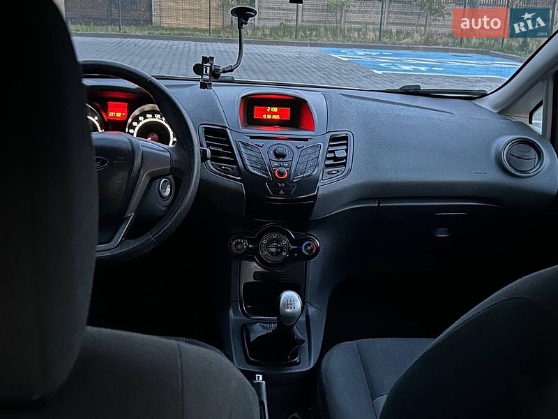 Хэтчбек Ford Fiesta 2010 в Луцке
