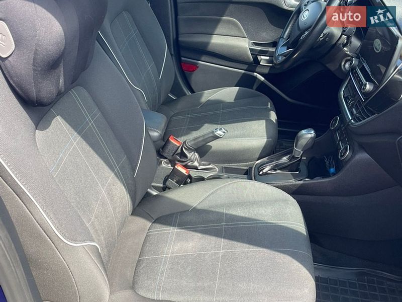 Хэтчбек Ford Fiesta 2017 в Киеве