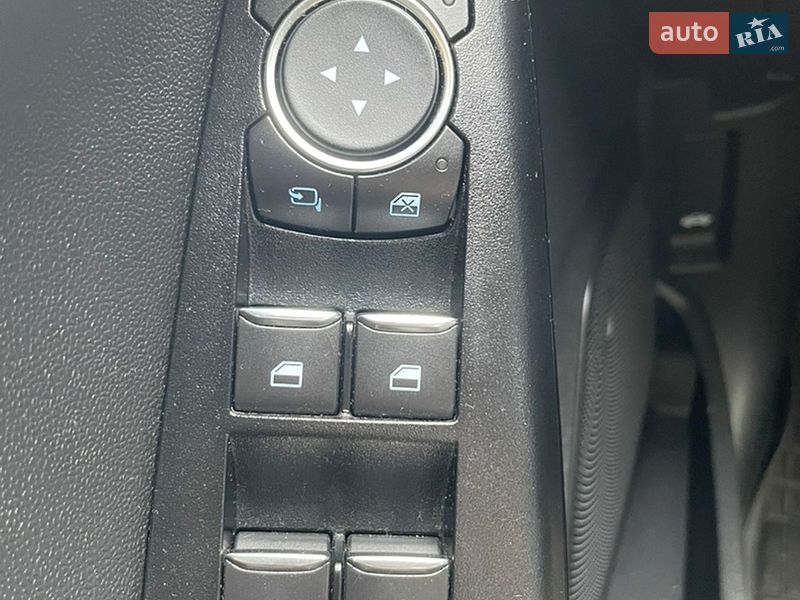 Хэтчбек Ford Fiesta 2017 в Киеве