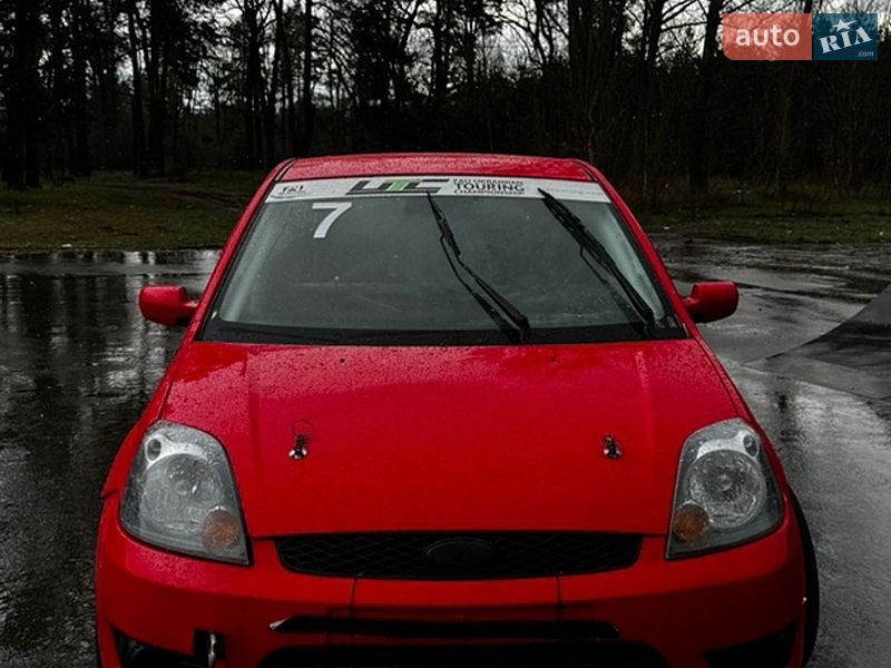 Хэтчбек Ford Fiesta 2006 в Киеве