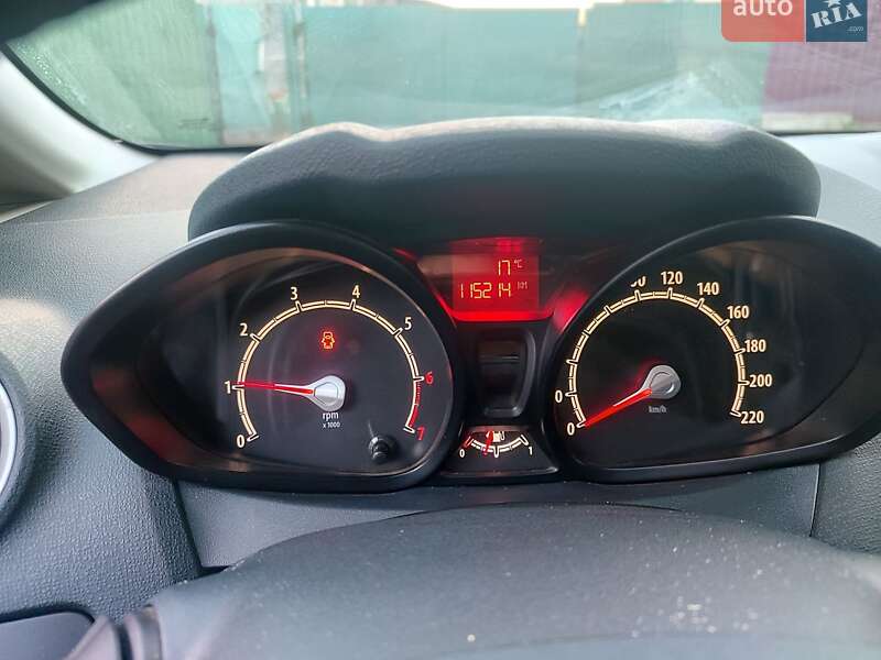 Хэтчбек Ford Fiesta 2012 в Карловке