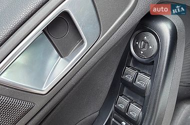 Хетчбек Ford Fiesta 2015 в Києві