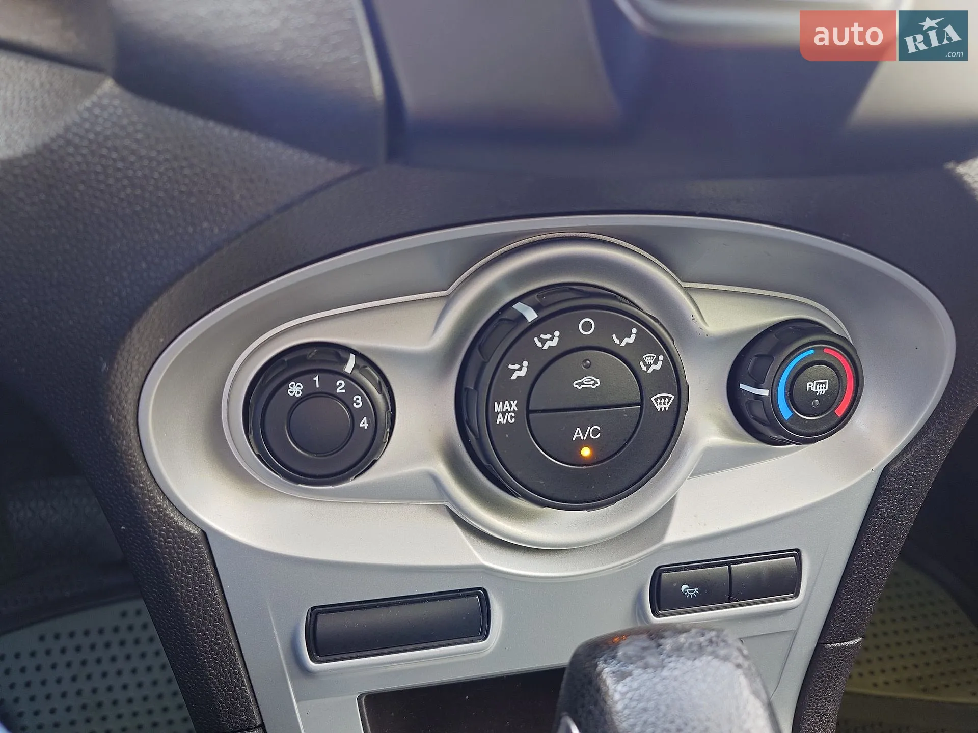 2017 Ford Fiesta - мініатюра 12