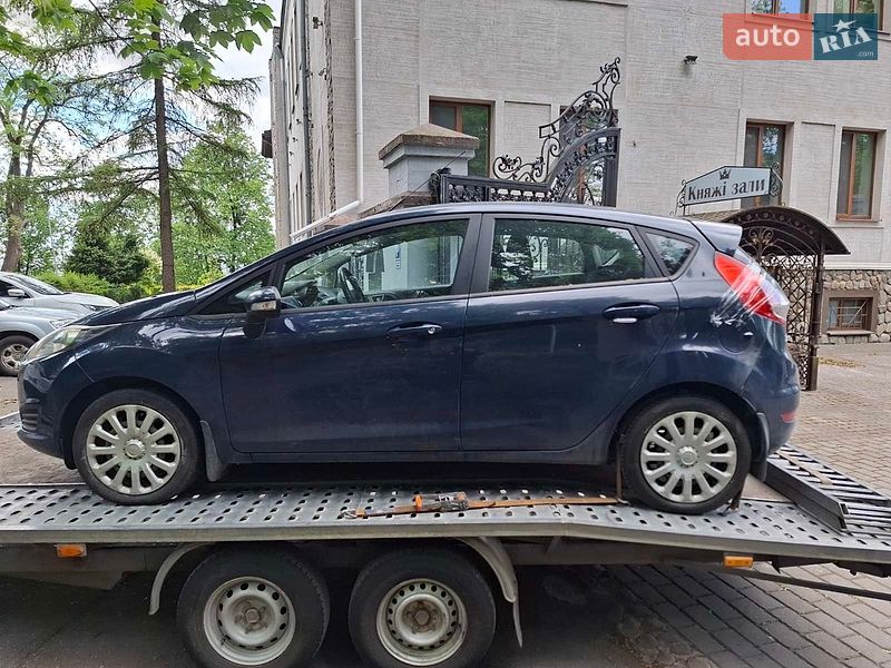 Хэтчбек Ford Fiesta 2015 в Киеве