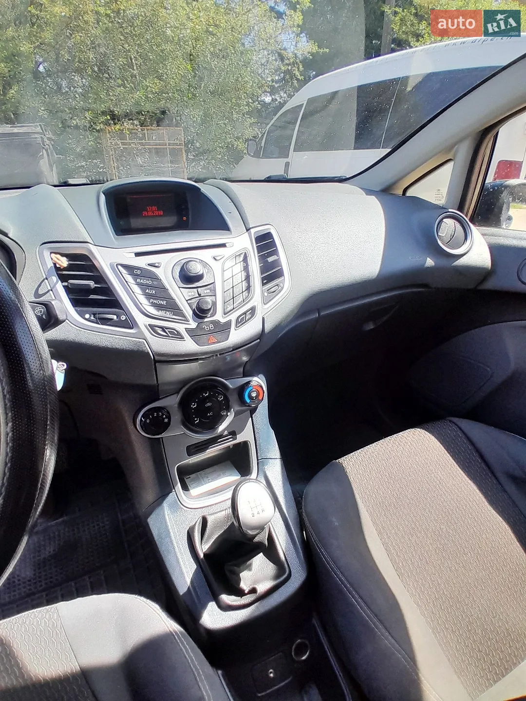2010 Ford Fiesta - мініатюра 12