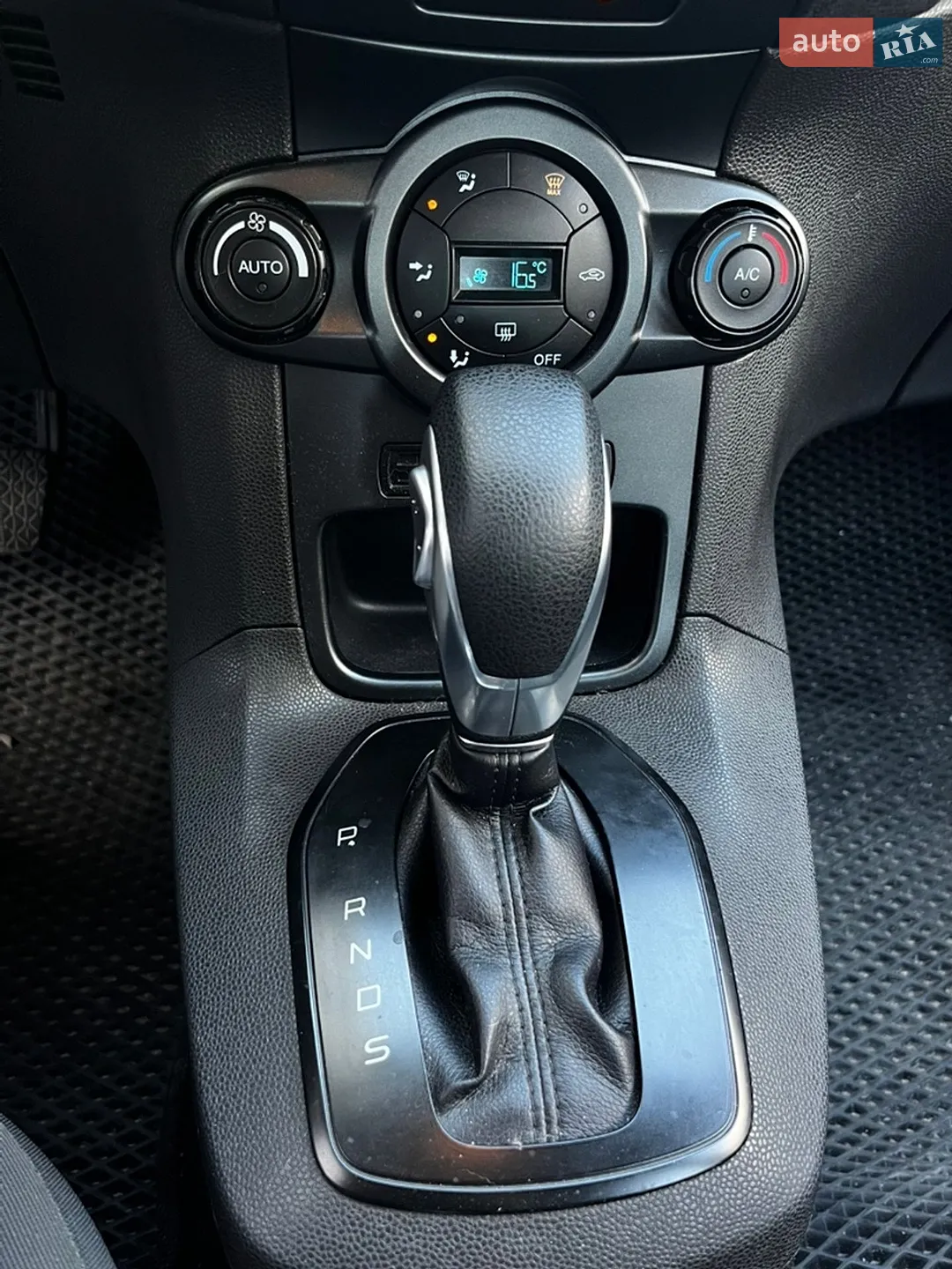 2015 Ford Fiesta - мініатюра 12