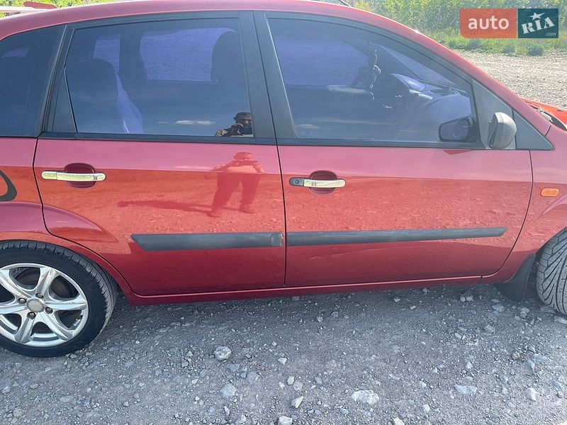 Хетчбек Ford Fiesta 2006 в Кам'янець-Подільському