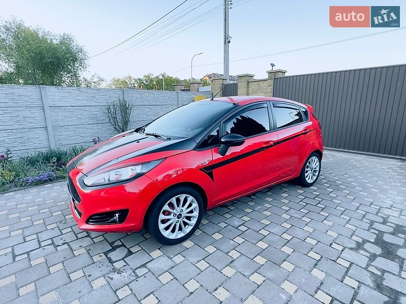 Хэтчбек Ford Fiesta 2013 в Петропавловской Борщаговке