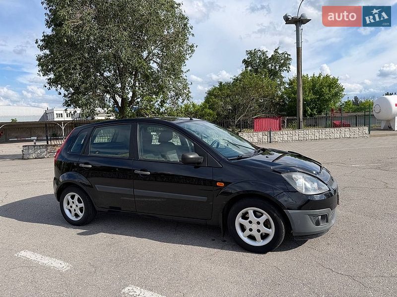 Хетчбек Ford Fiesta 2008 в Запоріжжі