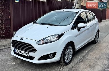 Хетчбек Ford Fiesta 2015 в Києві