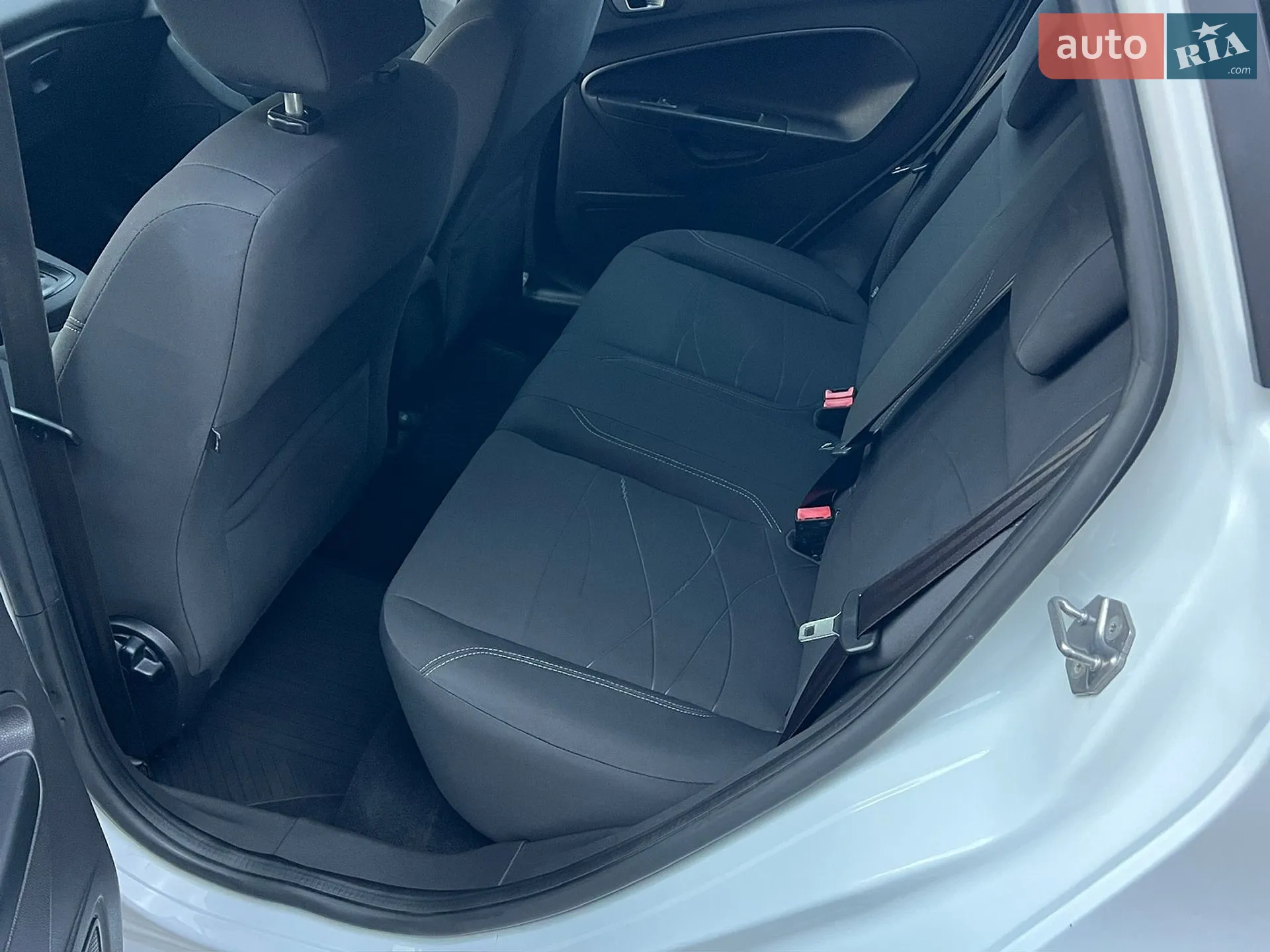 2015 Ford Fiesta - мініатюра 18