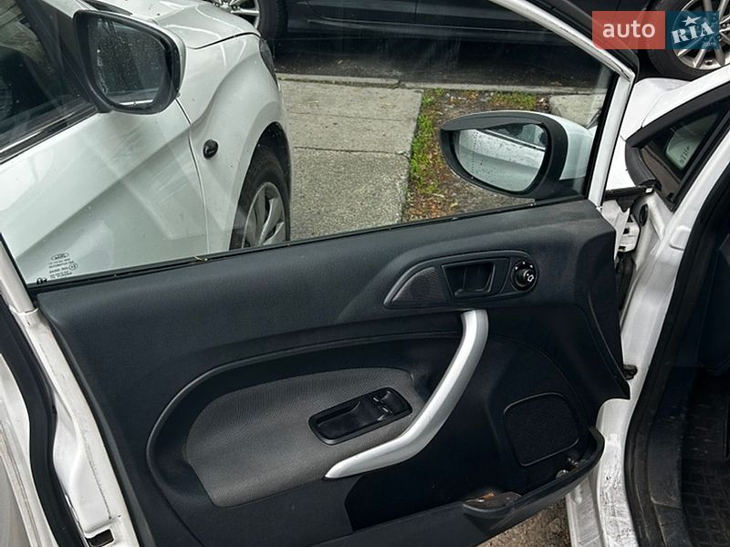 Хэтчбек Ford Fiesta 2011 в Киеве