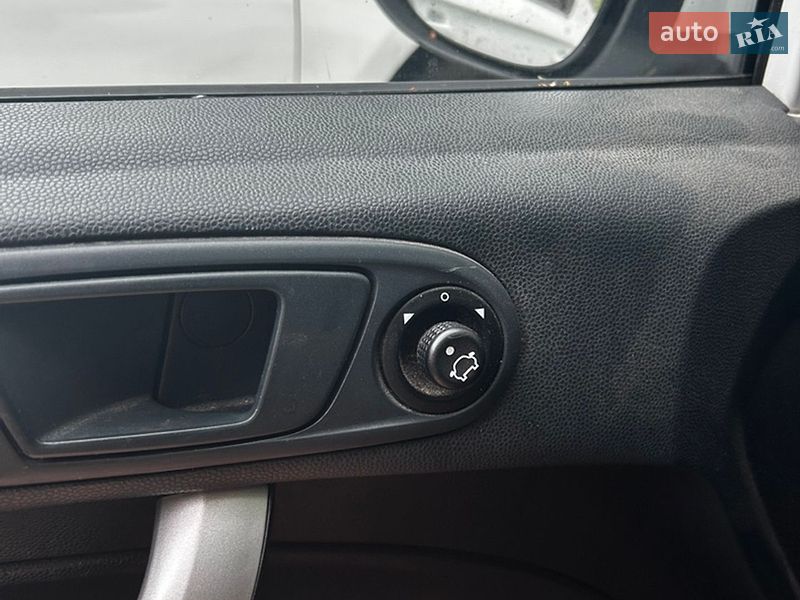 Хэтчбек Ford Fiesta 2011 в Киеве