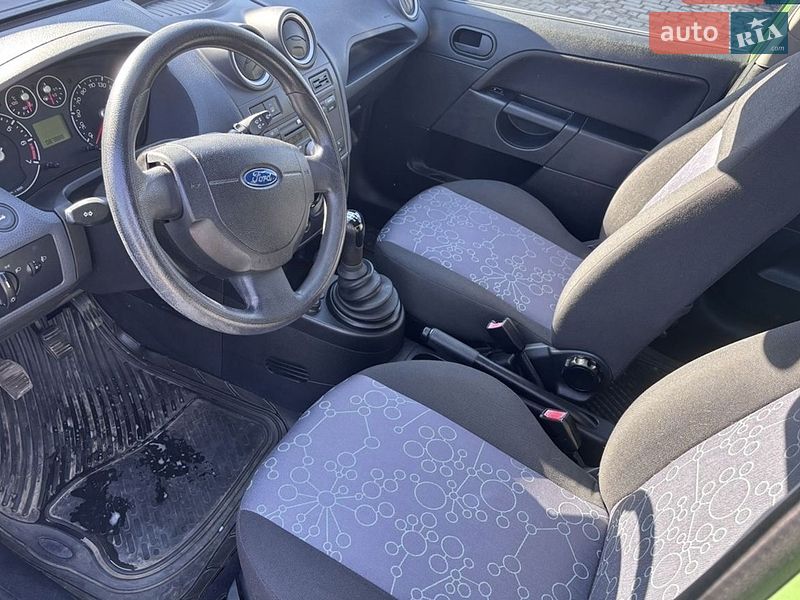 Хэтчбек Ford Fiesta 2008 в Ужгороде