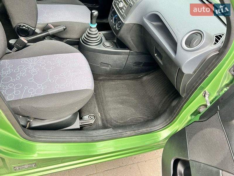 Хэтчбек Ford Fiesta 2008 в Ужгороде