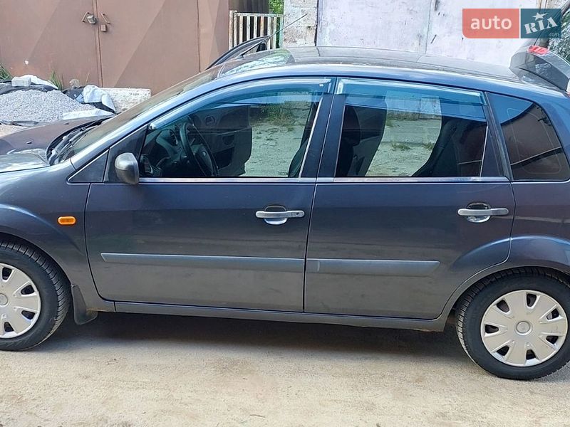 Хэтчбек Ford Fiesta 2006 в Львове
