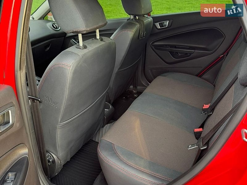 Хэтчбек Ford Fiesta 2014 в Днепре