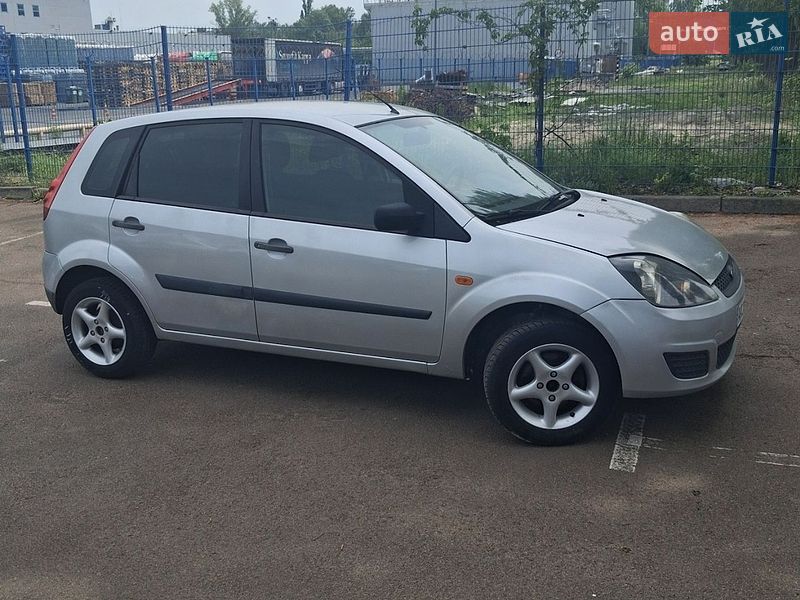 Хэтчбек Ford Fiesta 2006 в Киеве