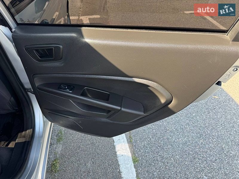 Седан Ford Fiesta 2019 в Киеве фото 18 Седан Ford Fiesta 2019 в Киеве