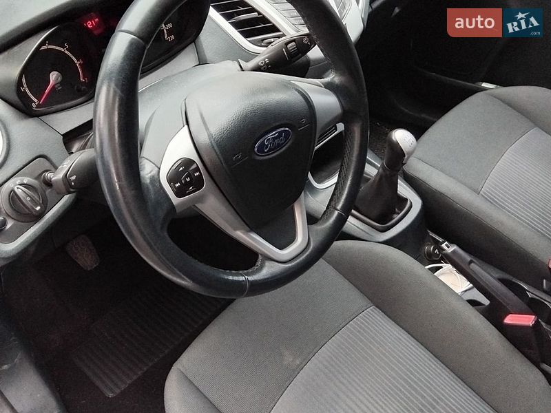 Хетчбек Ford Fiesta 2011 в Дніпрі