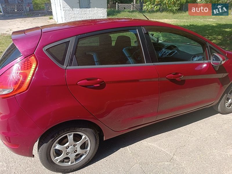 Хэтчбек Ford Fiesta 2012 в Киеве