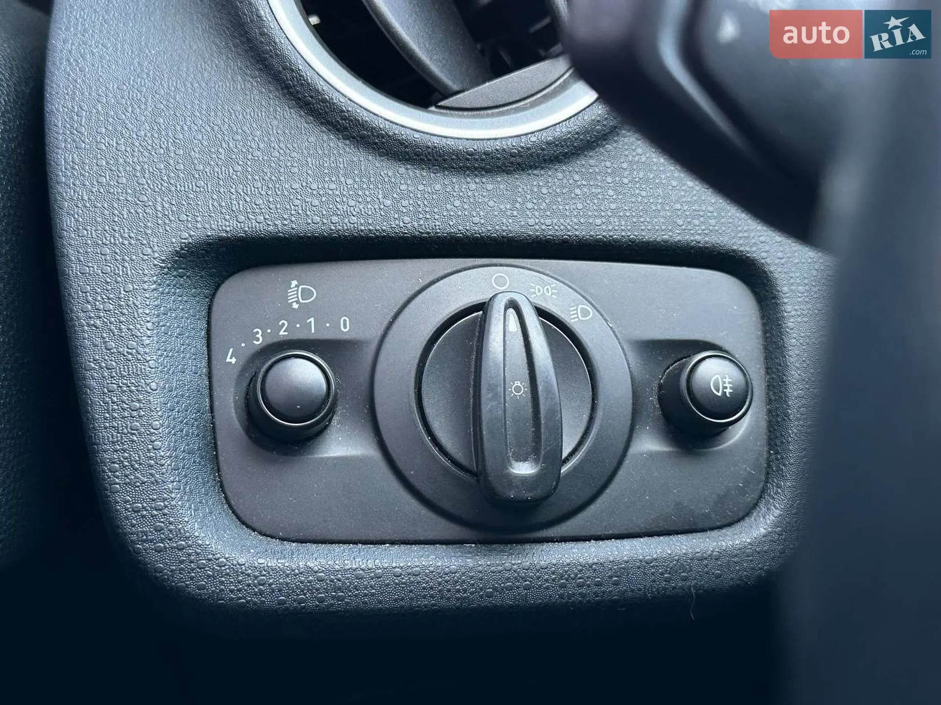 2012 Ford Fiesta - мініатюра 17