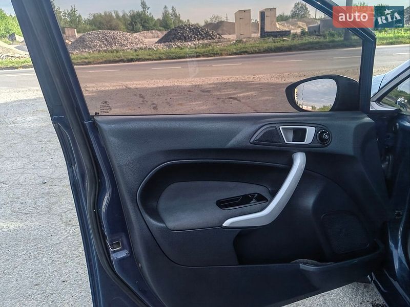 Хэтчбек Ford Fiesta 2012 в Коломые
