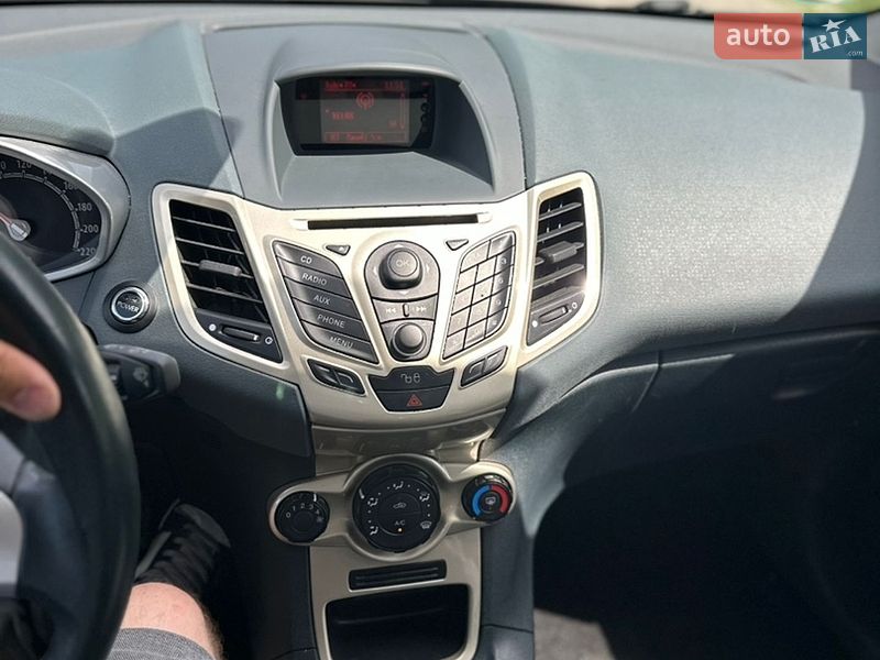 Хетчбек Ford Fiesta 2009 в Ірпені