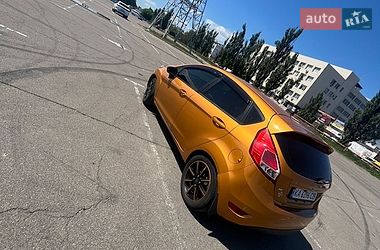 Хетчбек Ford Fiesta 2015 в Києві