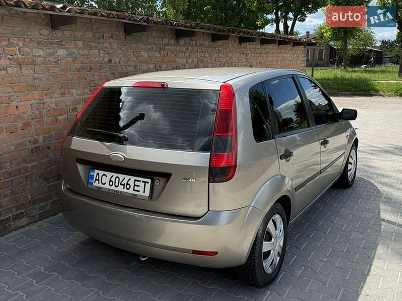 Хетчбек Ford Fiesta 2002 в Нововолинську
